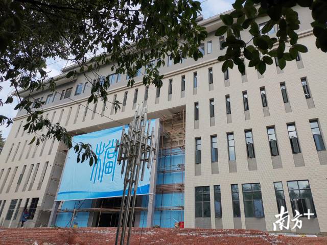 位于連州市青少年宮北側(cè)的連州市檔案館新館。